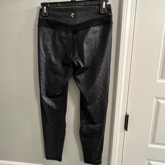 ZYIA Leggings, like new (Size 8/10) - Picture 3 of 3